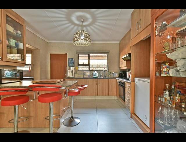 3 BEDROOM TOWNHOUSE FOR SALE IN NEW REDRUTH